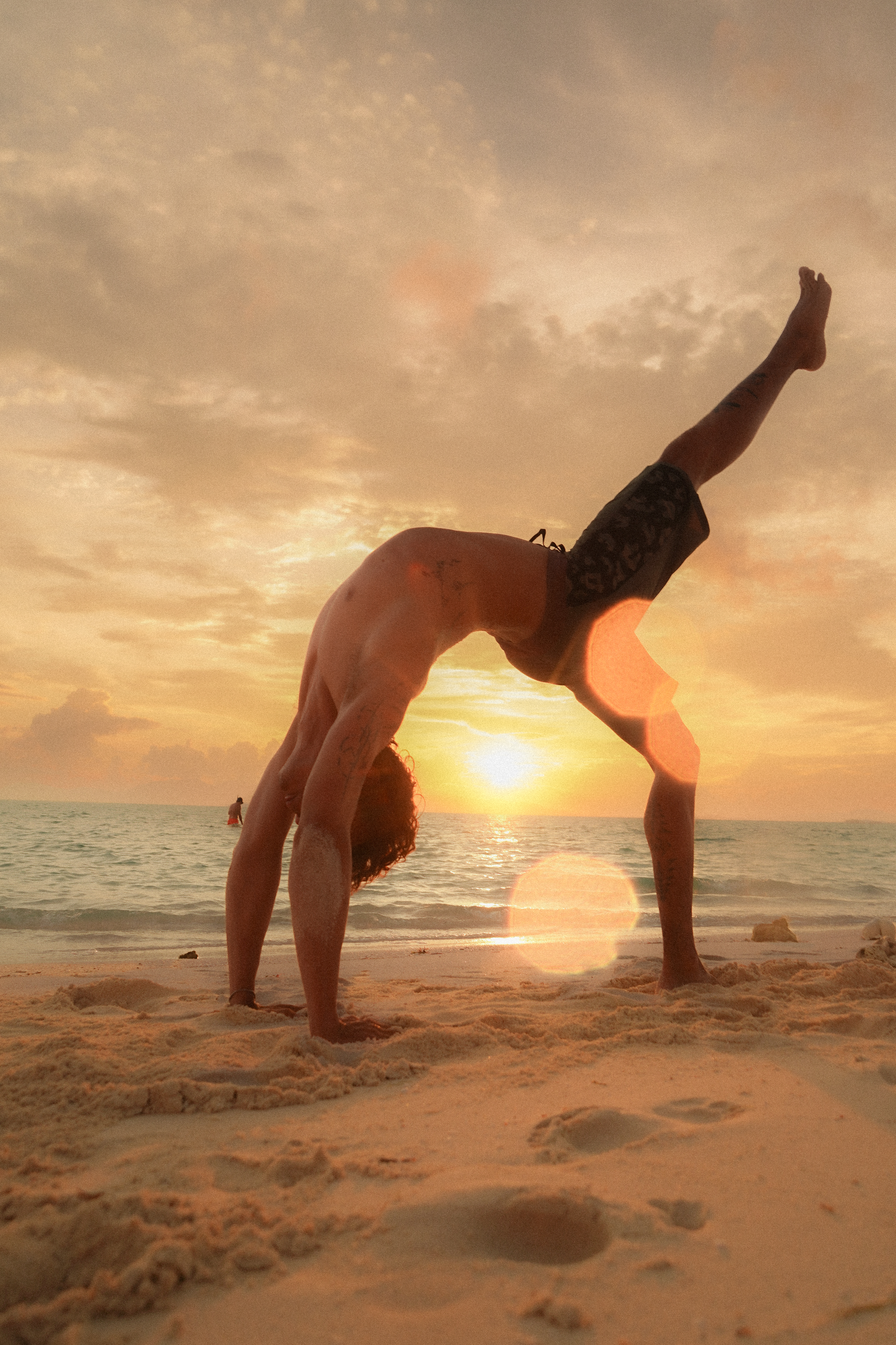 Retreat yoga photography — outdoor nature session by tonitonetti